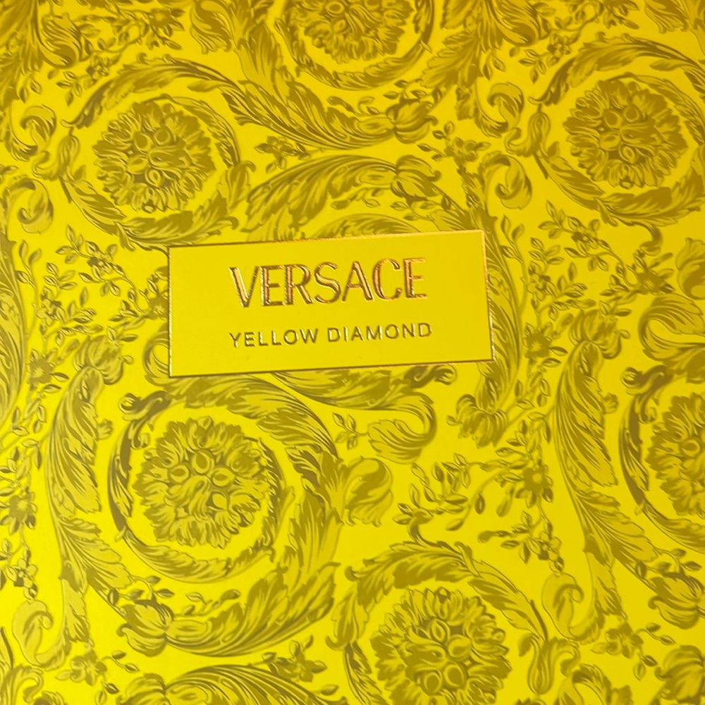 Perfume and lotion Versace Yellow diamond